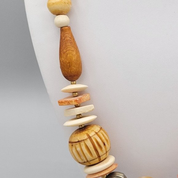 Wooden Brown White Beaded Chunky Necklace Gold Tone Metal Hook Clasp 28 in - Picture 7 of 10